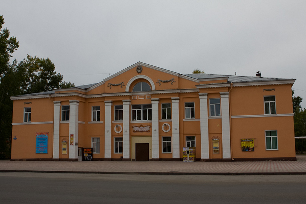 Дк восточный. ДК Восток Асино. Асино Томская область. Городской дом культуры Восток город Асино. Дом культуры Асино.