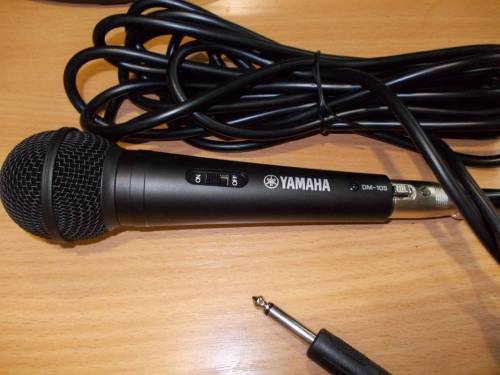 Yamaha DM-105 Black Микрофон вокальный динамический