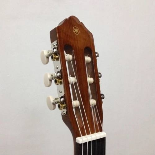 yamaha c40