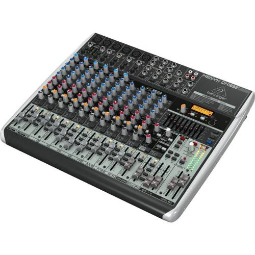 Микшерный пульт Behringer XENYX QX1832USB